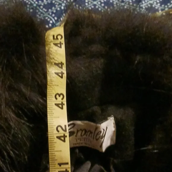 Beautiful Bromley wool coat, large - Picture 3 of 6